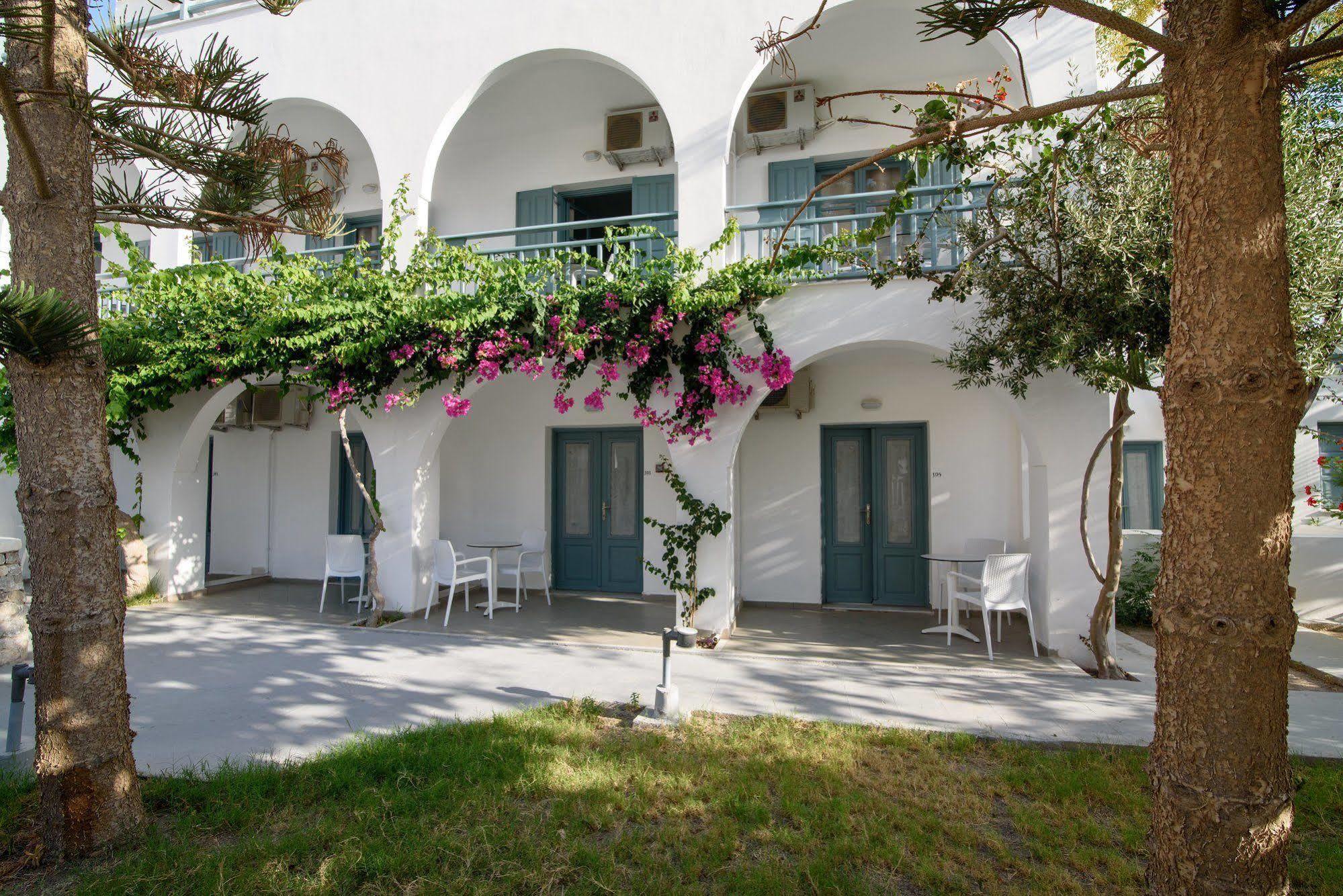 Iris Boutique Hotel Kamári Exterior foto